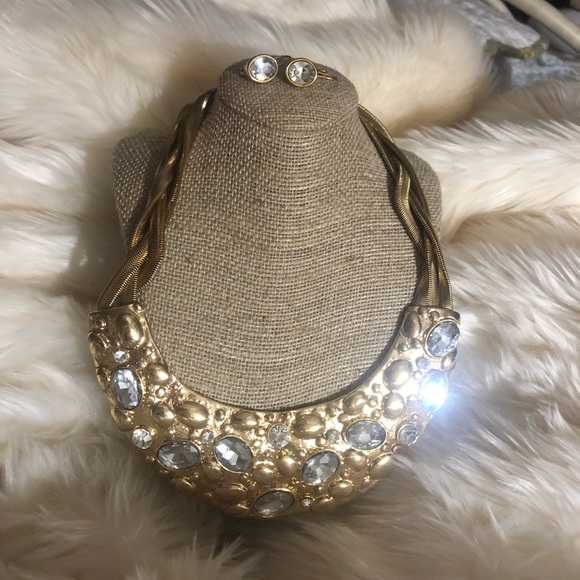 Gold Tone Rhinestone Bib Necklace and Earrings - Picture 1 of 8
